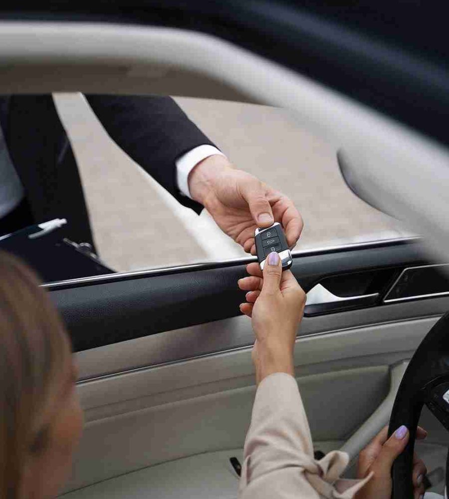 Minnetowta Towing - Car Lockout Services in Bloomington, Minneapolis, Edina, Eden Prairie, and Richfield, Minnesota.